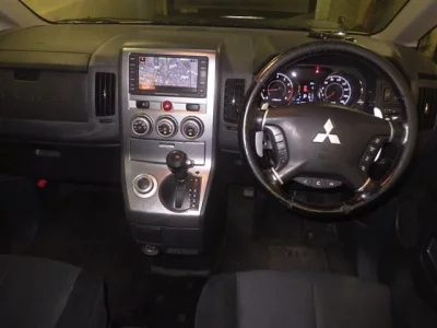 MITSUBISHI DELICA D5