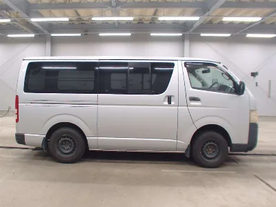 TOYOTA REGIUS VAN