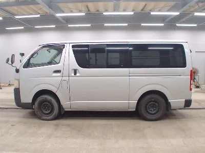 TOYOTA REGIUS VAN