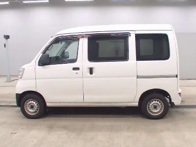 TOYOTA PIXIS VAN