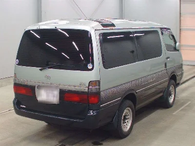 TOYOTA HIACE