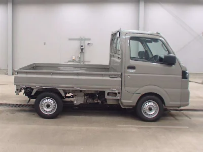 NISSAN CLIPPER TRUCK