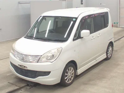 MITSUBISHI DELICA D2