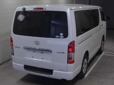 TOYOTA HIACE VAN