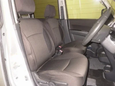 MITSUBISHI DELICA D2