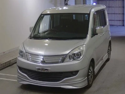 MITSUBISHI DELICA D2