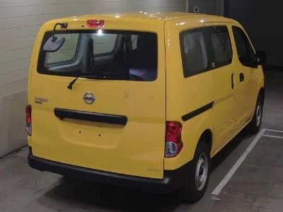 NISSAN NV200