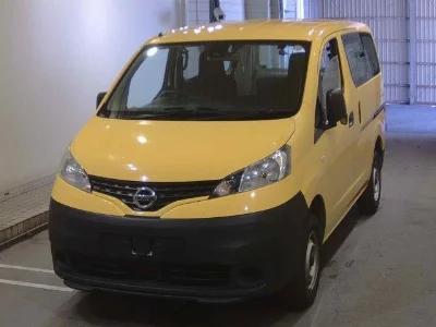 NISSAN NV200