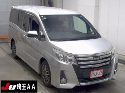 TOYOTA NOAH