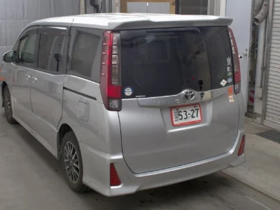 TOYOTA NOAH