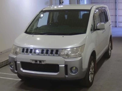 MITSUBISHI DELICA D5