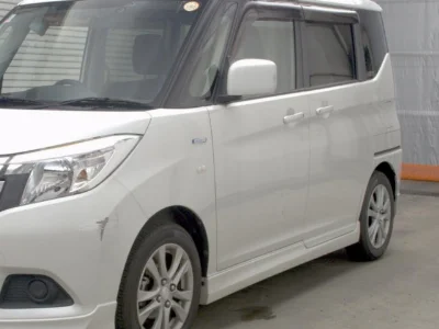 MITSUBISHI DELICA D2