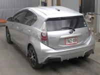 Цена авто Toyota Aqua с аукционов Японии, номер кузова NHP10, пробег 85 000, оценка 2