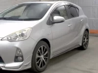 Цена авто Toyota Aqua с аукционов Японии, номер кузова NHP10, пробег 85 000, оценка 2
