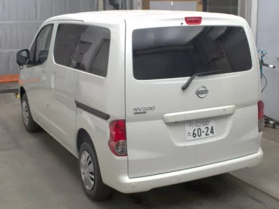 NISSAN NV200