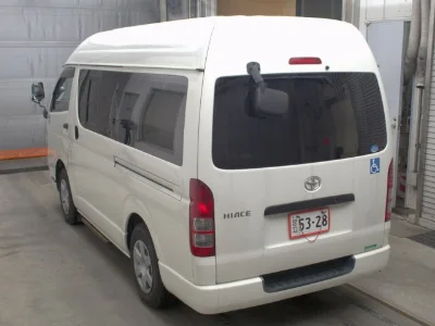 TOYOTA HIACE VAN