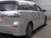 Цена авто Toyota Wish с аукционов Японии, номер кузова ZGE20G, пробег 71 000, оценка 8