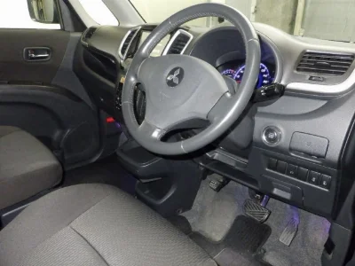 MITSUBISHI DELICA D2