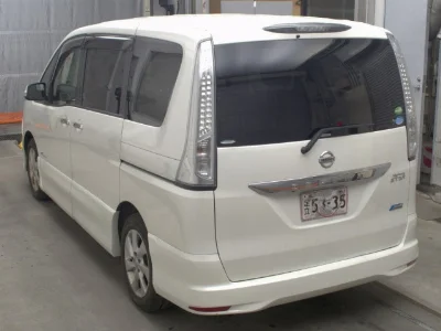 NISSAN SERENA