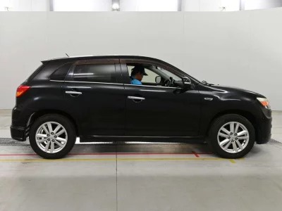 MITSUBISHI RVR