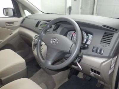 TOYOTA ISIS