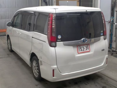 TOYOTA NOAH