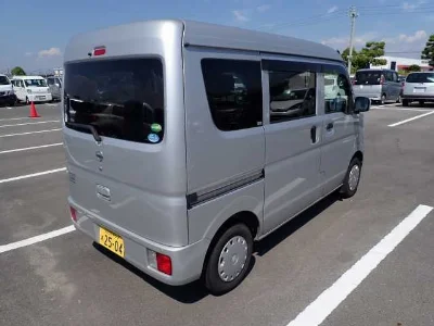 NISSAN CLIPPER VAN
