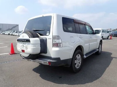MITSUBISHI PAJERO