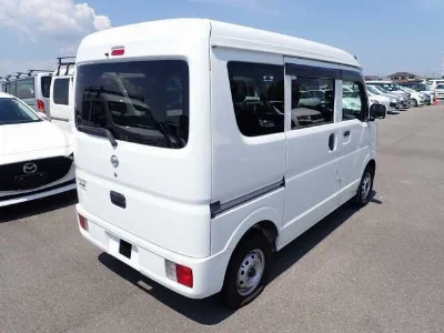 NISSAN CLIPPER VAN