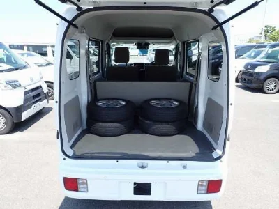 NISSAN CLIPPER VAN
