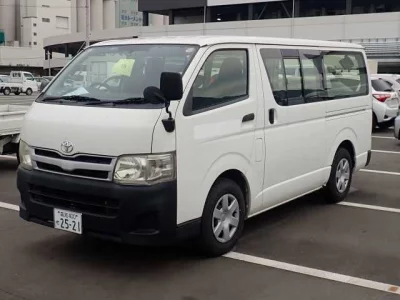 TOYOTA REGIUS VAN