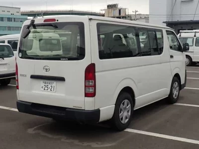 TOYOTA REGIUS VAN