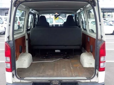 TOYOTA REGIUS VAN