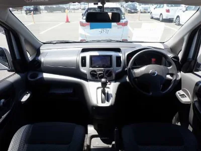 NISSAN NV200