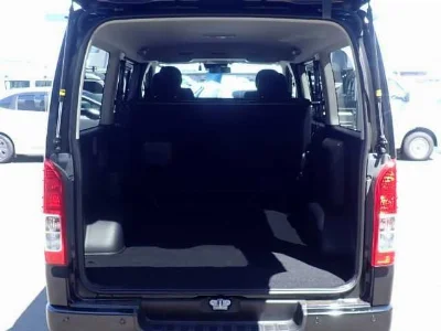 TOYOTA HIACE VAN