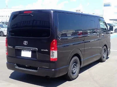 TOYOTA HIACE VAN