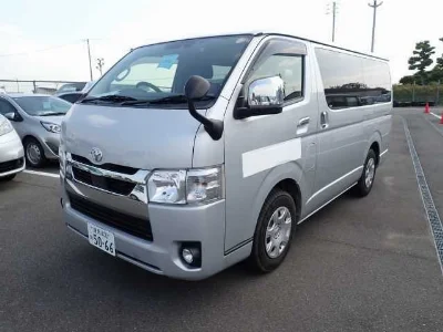 TOYOTA HIACE VAN