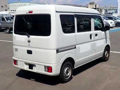 NISSAN CLIPPER VAN
