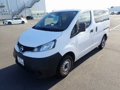 NISSAN NV200