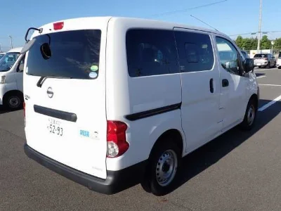 NISSAN NV200