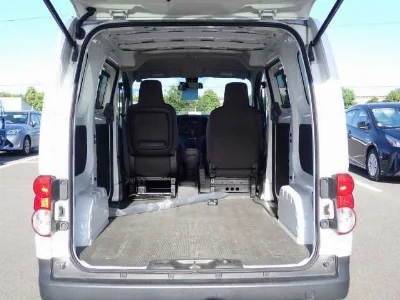 NISSAN NV200