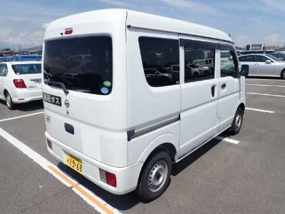 NISSAN CLIPPER VAN