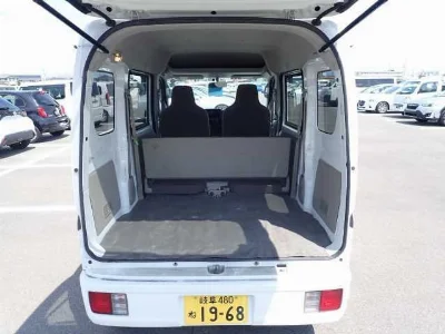 NISSAN CLIPPER VAN
