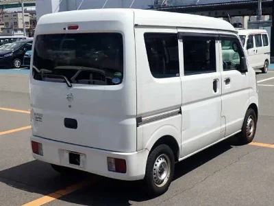 NISSAN CLIPPER VAN