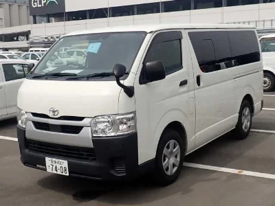 TOYOTA HIACE VAN