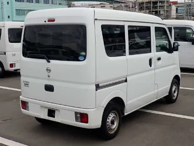 NISSAN CLIPPER VAN