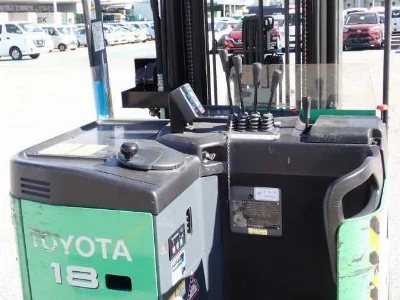 TOYOTA  FORKLIFT 