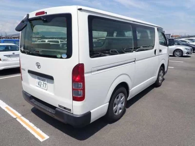 TOYOTA HIACE VAN