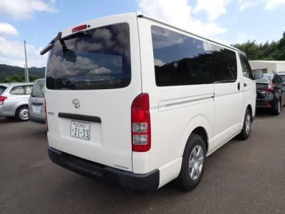 TOYOTA HIACE VAN