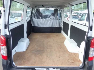 NISSAN NV350 CARAVAN